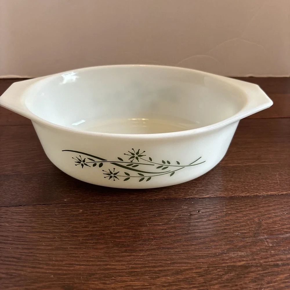 Pyrex 043‎ Green Honeysuckle casserole oval dish white/green 1 1/2 quart